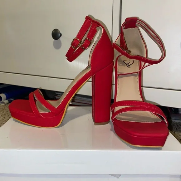 Windsor Heels - Picture 4 of 4